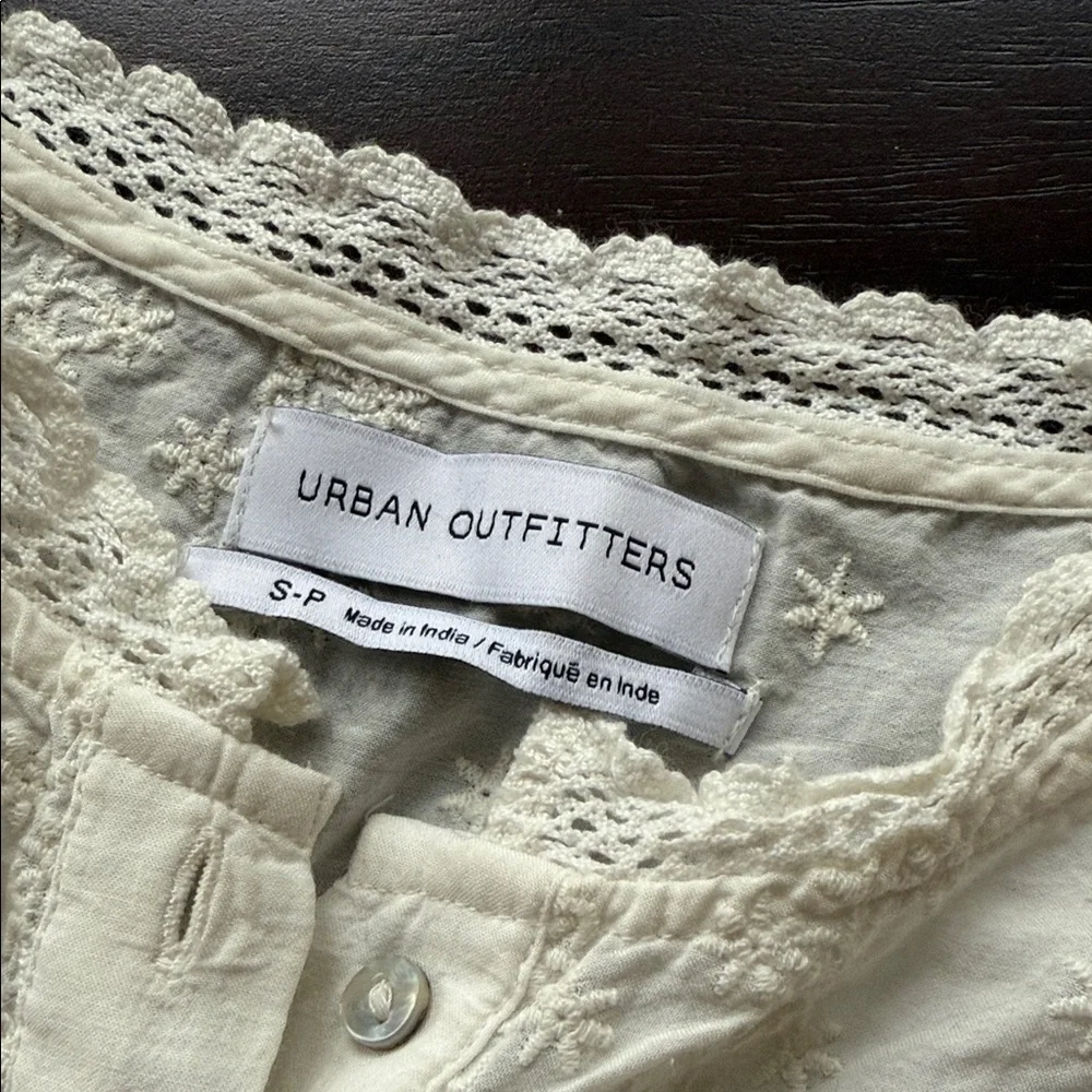 Urban Outfitters Ivory Textured Top - Picture 3 of 9